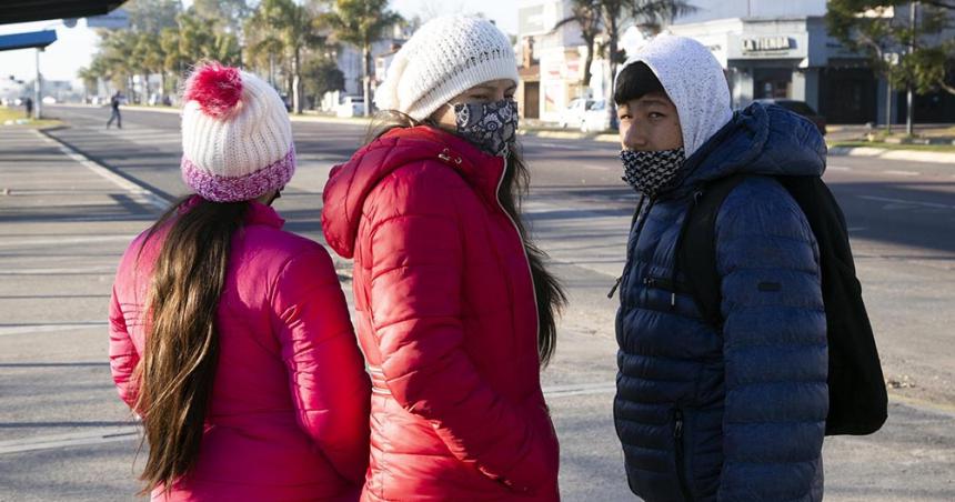 El SMN anuncioacute un fuerte descenso de temperaturas en casi todo el paiacutes