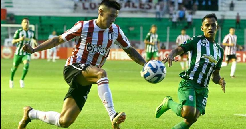 Estudiantes goleoacute 4-0 a Oriente Petrolero y se clasificoacute segundo