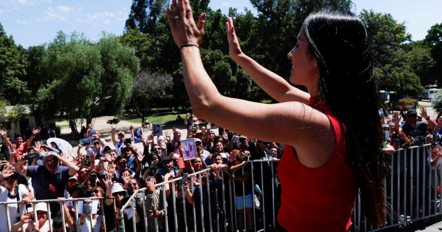 Leda la sanadora rosarina que patinoacute al hablar del caacutencer