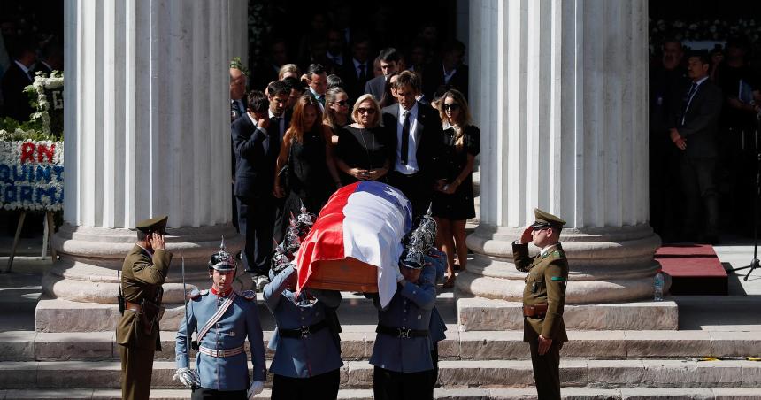 Pintildeera fue despedido en un funeral de Estado luego de un masivo velorio