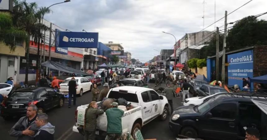 Los policiacuteas de Misiones siguen con la protesta y se suman otros sectores estatales