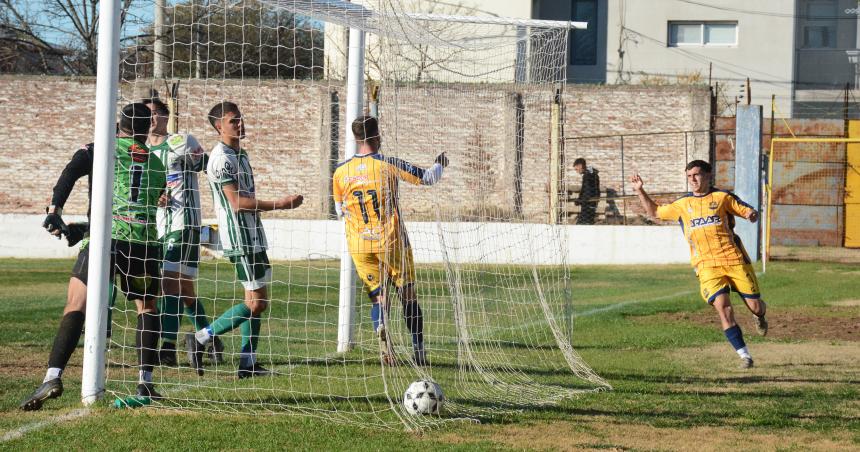 All Boys ganoacute y mantiene la distancia con el Albo