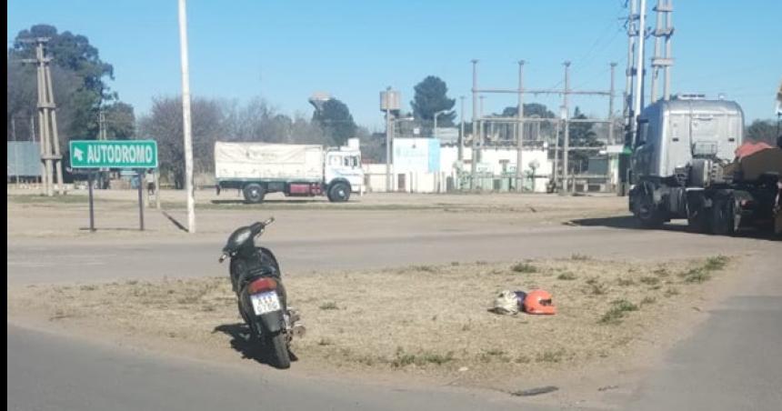 Tres menores heridos por una caiacuteda en moto en la Rotonda Sur