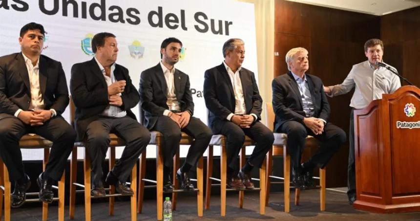 Ziliotto y los gobernadores patagoacutenicos mantienen el grupo de Whast App pero el grito federal se diluyoacute