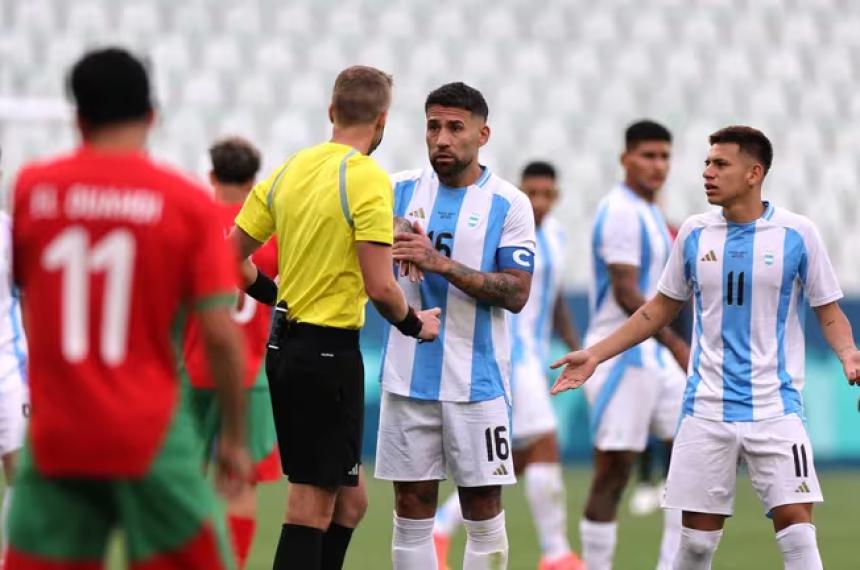 Escaacutendalo- despueacutes de dos horas le anularon un gol a Argentina y perdioacute ante Marruecos 