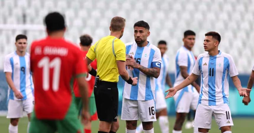 Escaacutendalo- despueacutes de dos horas le anularon un gol a Argentina y perdioacute ante Marruecos 