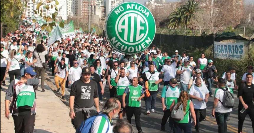 La Justicia de Neuqueacuten suspende la aplicacioacuten de Ganancias a los estatales de la provincia