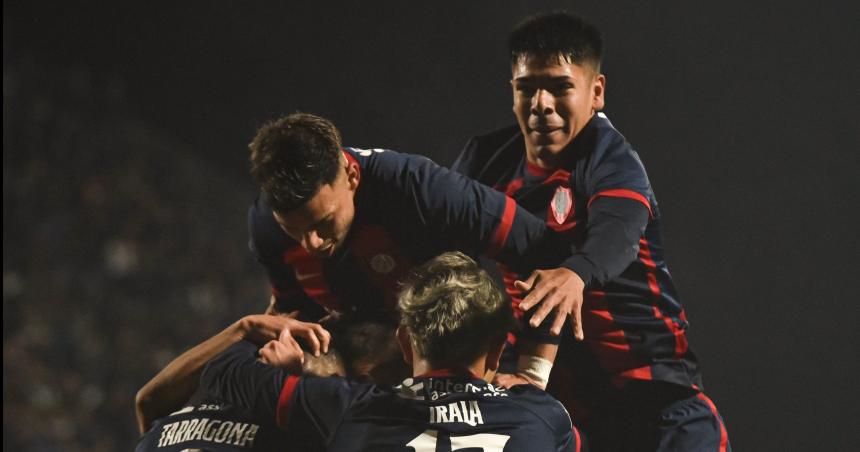 San Lorenzo choca con Newells