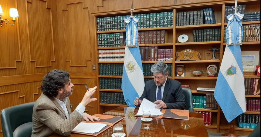 Firmaron convenio entre el STJ y la UNLPam por praacutecticas en la Justicia 