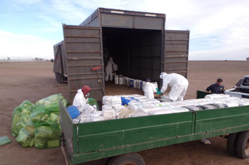 Desafiacuteos en la Gestioacuten de Envases Vaciacuteos de Fitosanitarios- La Expe-riencia en La Pampa