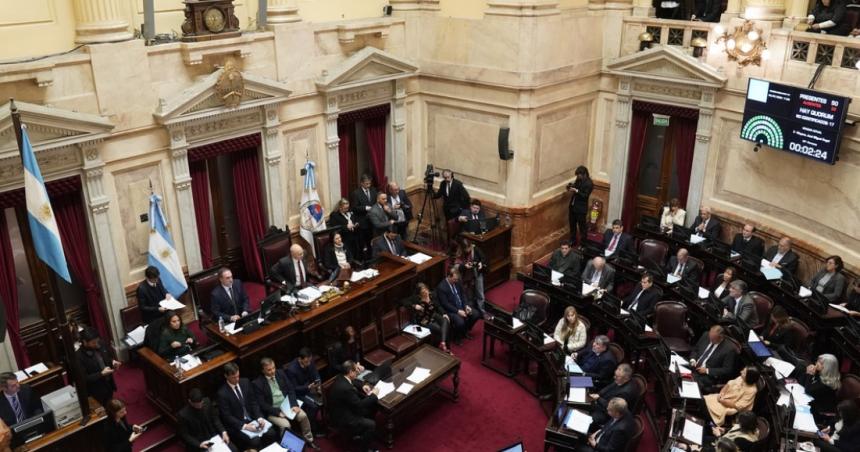 Un grupo de gobernadores presiona al Gobierno y prepara su bloque en el Senado que seraacute clave