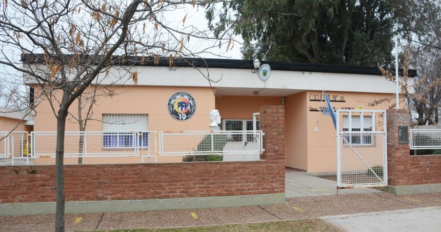 Robaron 60 metros de cable del pararrayos de una escuela