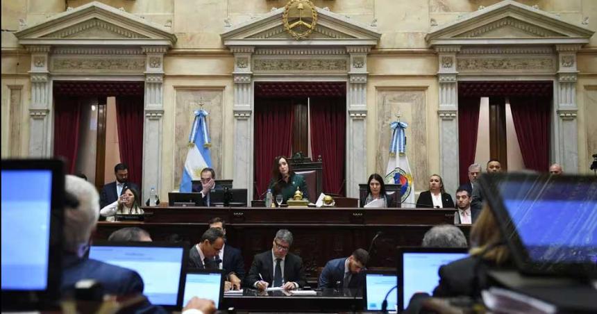 El Senado aproboacute la nueva foacutermula de movilidad jubilatoria y el Gobierno amenaza con vetarla