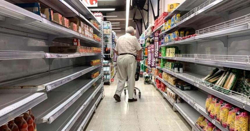 Las ventas en supermercados bajaron maacutes de 7-en-porciento- y suman ocho meses consecutivos de caiacuteda