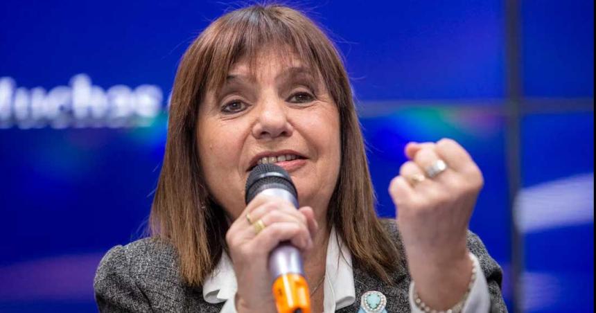 Bullrich cargoacute contra Macri- Usa a los senadores como carne de cantildeoacuten