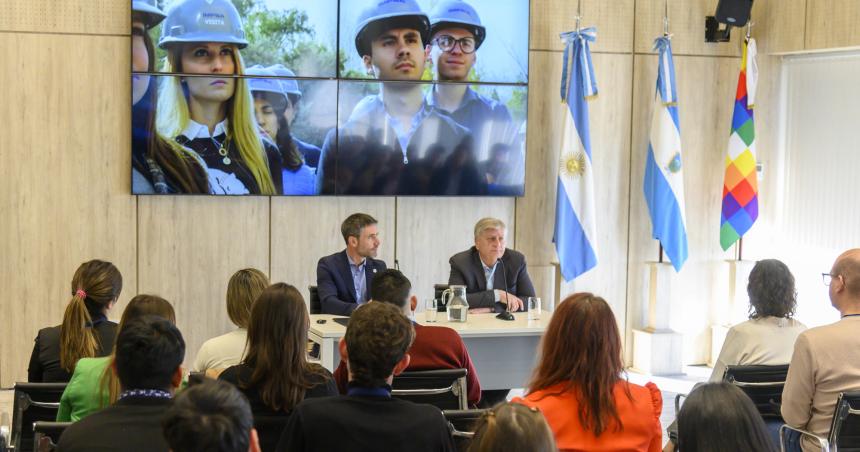 Ziliotto encabezoacute jornada de formacioacuten para joacutevenes junto al Consejo Federal de Inversiones