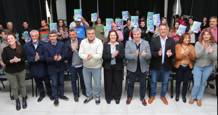 Emprendedores de Pico recibieron creacuteditos de Economiacutea Social a tasa cero