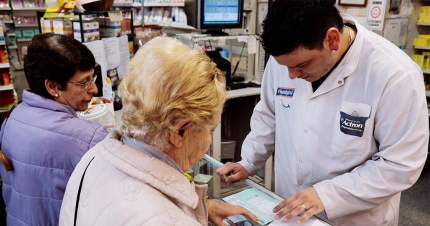 PAMI deja a sus afiliados sin cobertura de medicamentos al 100-en-porciento- 