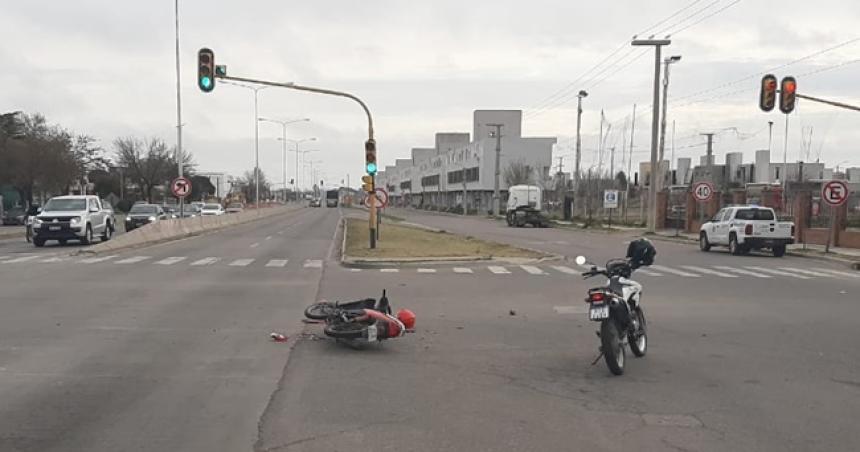 Una motociclista herida por un choque en la Circunvalacioacuten