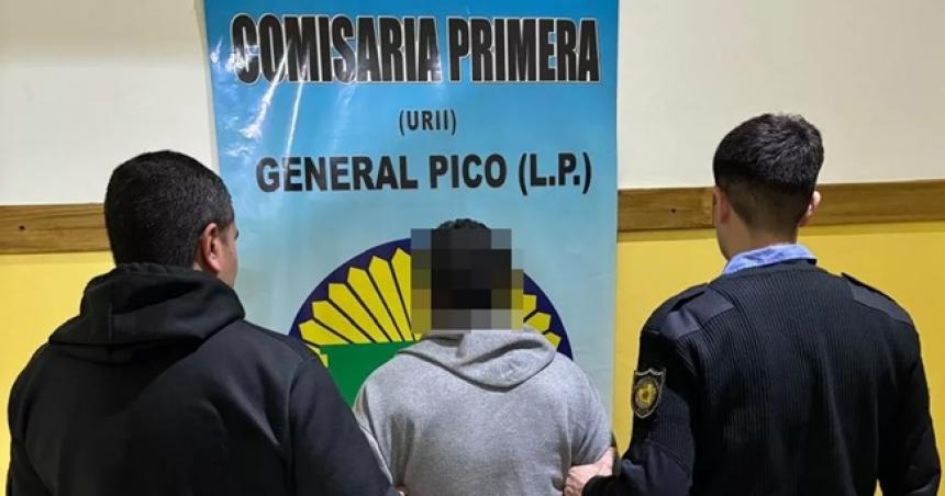 Un detenido por el robo de tres teleacutefonos celulares