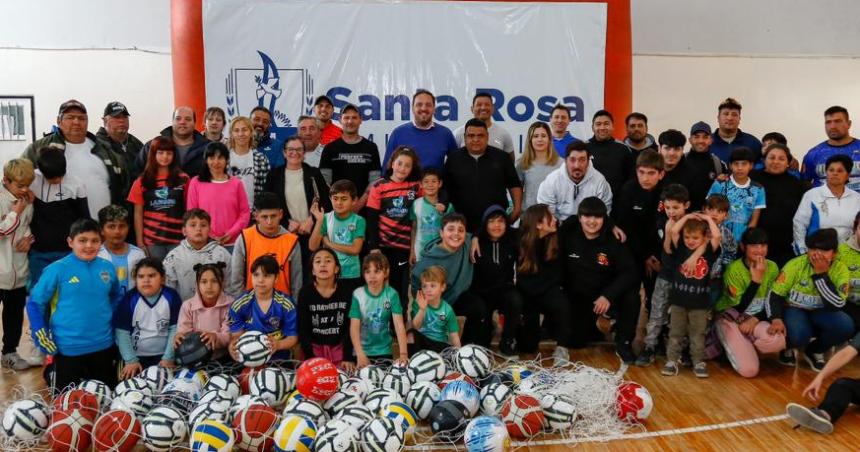 Di Naacutepoli- en Santa Rosa hoy tenemos el doble de escuelas deportivas  que cuando comenzamos la gestioacuten