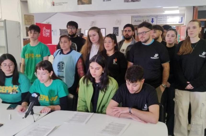 Estudiantes de la Universidad ya confiesan su miedo en la era Milei