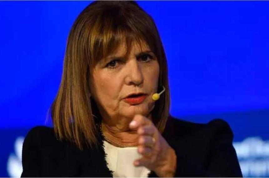 Patricia Bullrich negoacute que la policiacutea haya rociado con gas pimienta a la nintildea de 10 antildeos