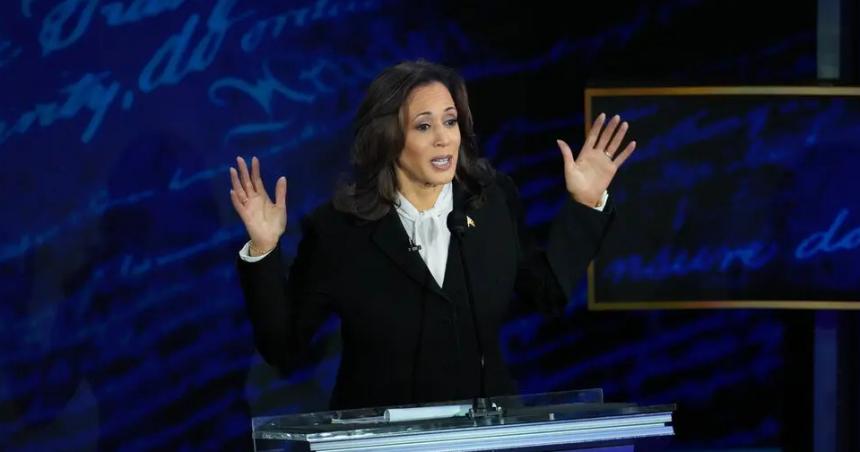 Siacute Kamala Harris tiene una pistola