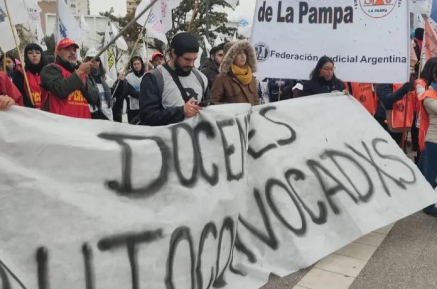 Docentes autoconvocados- Necesitamos una ministra con sueldo docente