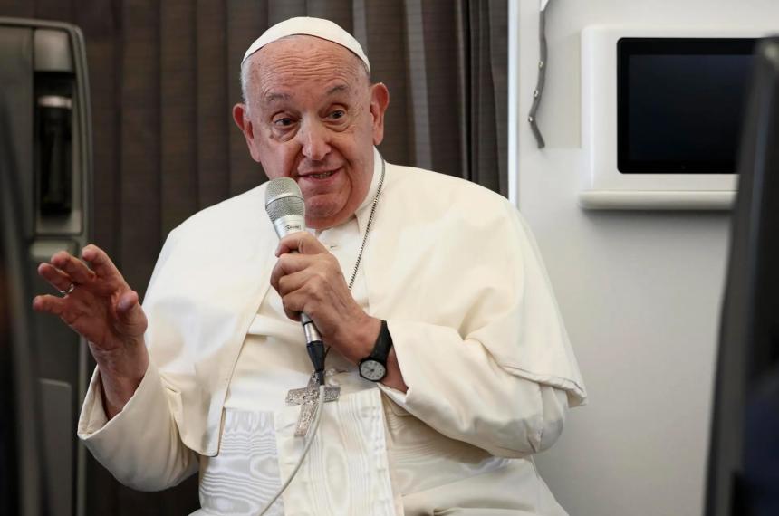 El Papa advirtioacute que todaviacutea no decidioacute si visitaraacute la Argentina