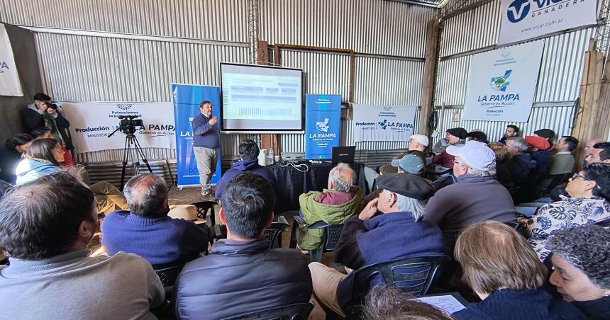 Productores pampeanos y puntanos compartieron jornada ganadera en Aacuterbol Solo