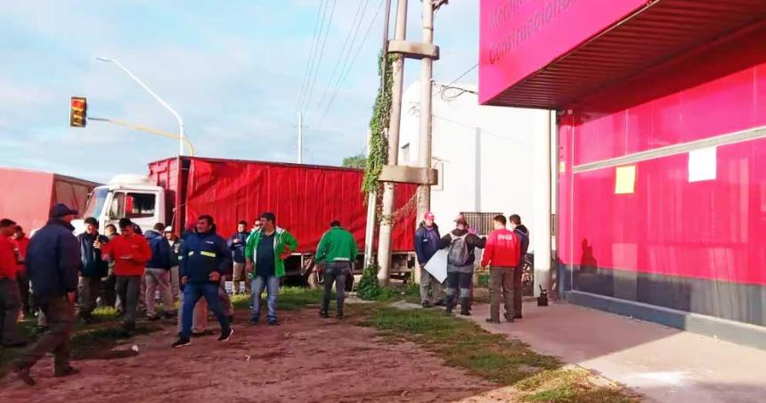 Bloqueos a empresas- impulsan un proyecto de ley para encuadrarlos como delito penal