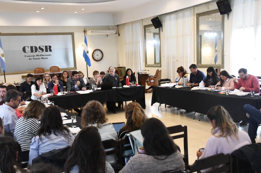 Cruces en el Concejo Deliberante de Santa Rosa por la finalizacioacuten de la uacuteltima sesioacuten