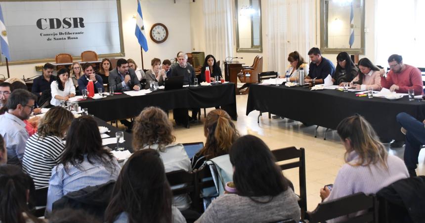 Cruces en el Concejo Deliberante de Santa Rosa por la finalizacioacuten de la uacuteltima sesioacuten