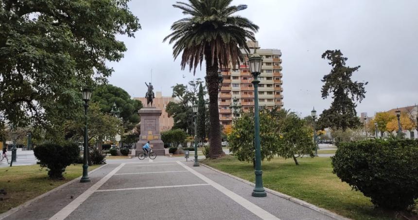 Viento norte cielo nublado y una maacutexima de 25 grados