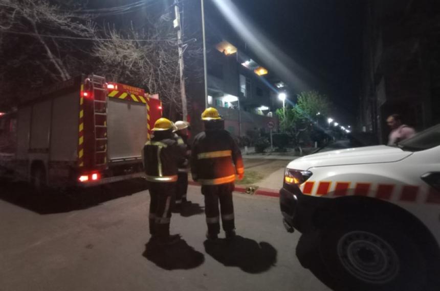 Vecinos controlaron un incendio en barrio Malvinas  