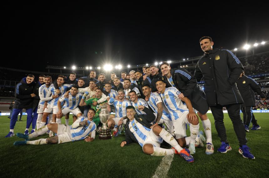 Argentina se mantiene como liacuteder del Ranking FIFA