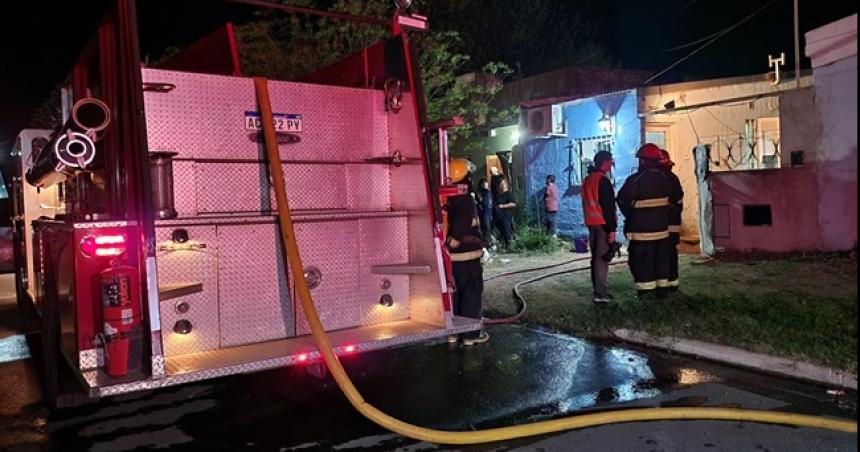 Bomberos de Pico controlaron un incendio en un departamento