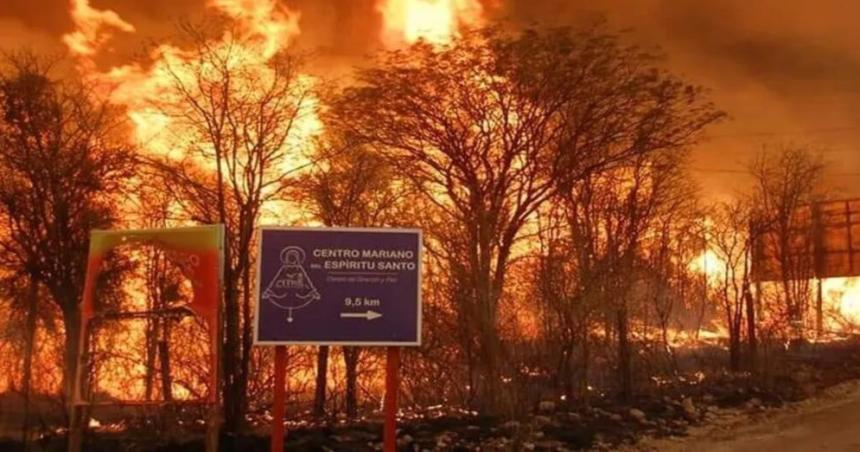 Incendios en Coacuterdoba- maacutes casas afectadas decenas de personas evacuadas y un panorama poco alentador