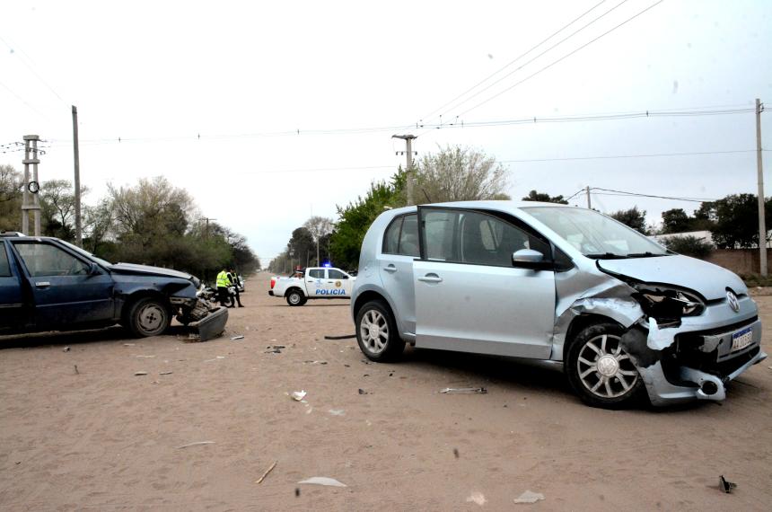 Otro fuerte choque con una mujer herida en Santa Rosa