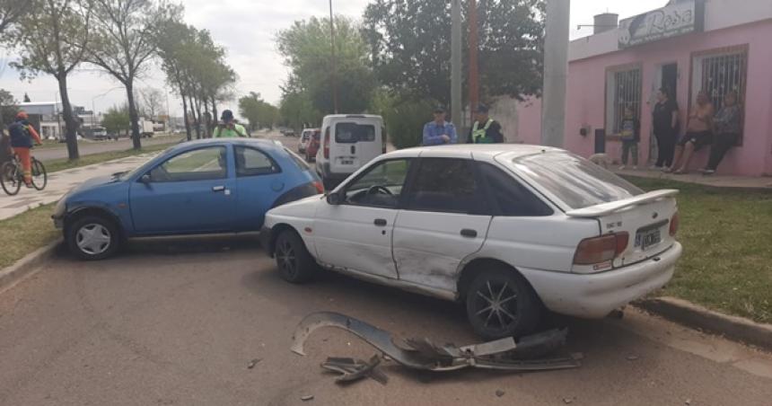 Circulaba sin licencia de conducir y chocoacute a otro auto