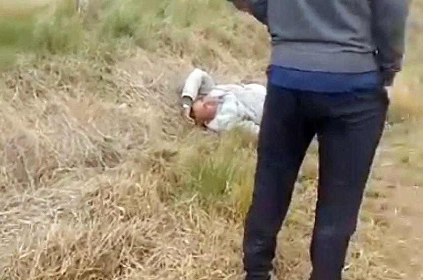 Detuvieron a un hombre ebrio en Calamuchita por prender fuego y aseguroacute que lo mandaron