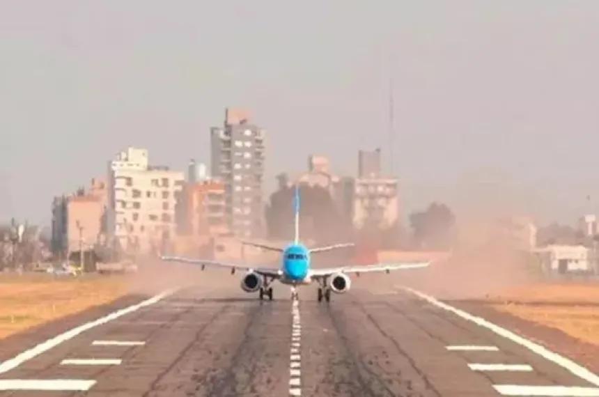 Santa Rosa una de las ciudades que se quedaraacute sin vuelos si se privatiza Aeroliacuteneas