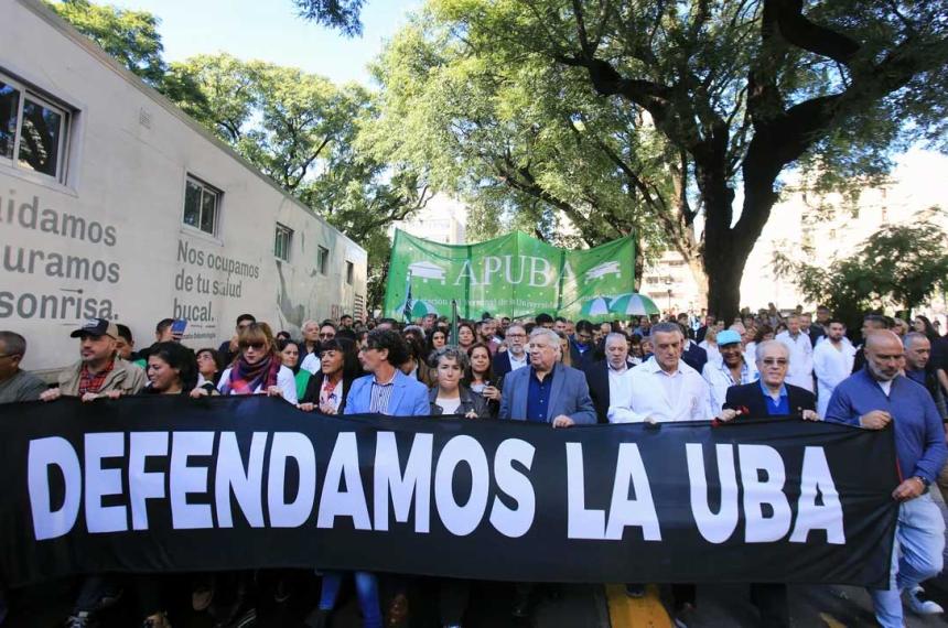 Docentes y no docentes de la UBA paran en defensa de su salario y de la Ley de Financiamiento