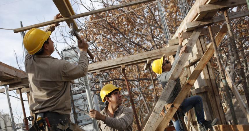 El gobierno reglamentoacute la flexibilizacioacuten laboral en la Ley Bases