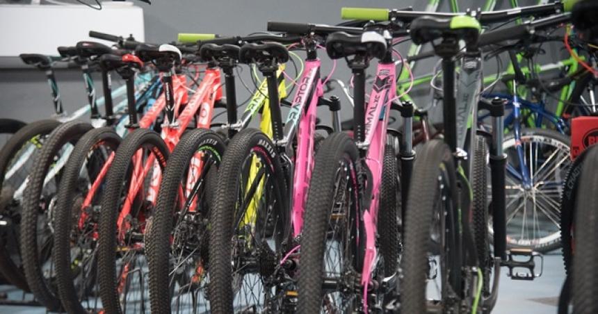 Quiso comprar bicicletas por redes sociales y la estafaron en casi 600000 pesos