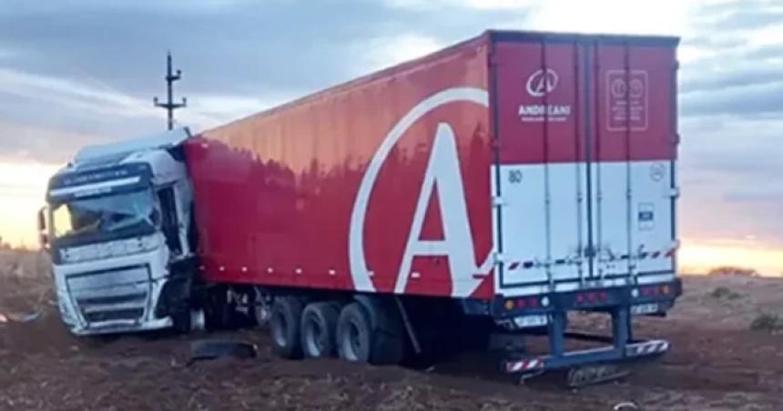 Dos camiones se rozaron en la Ruta Provincial 18