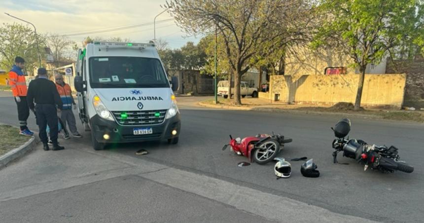 Dos motociclistas heridos por siniestros viales en Pico