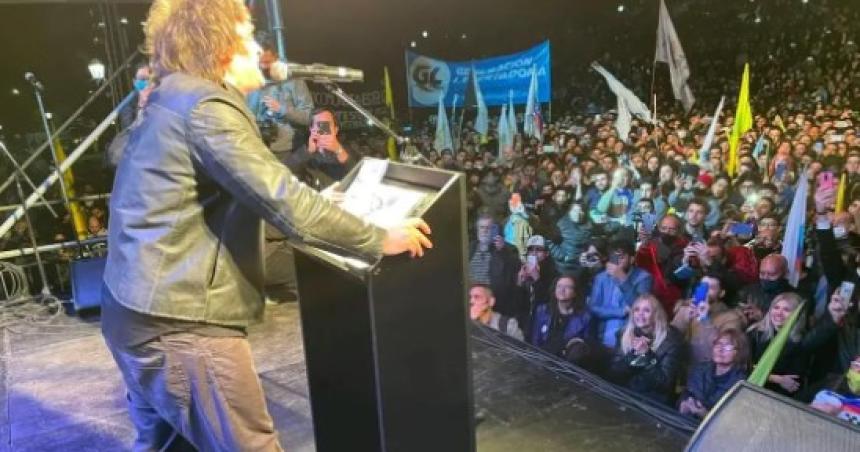 Javier Milei- Nos bancan catorce millones y medio de argentinos