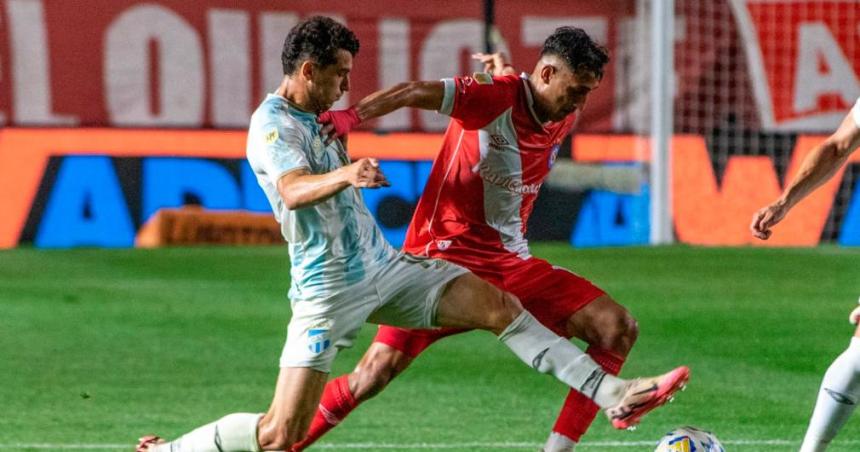 Argentinos Juniors y Atleacutetico Tucumaacuten no se sacaron ventajas en La Paternal